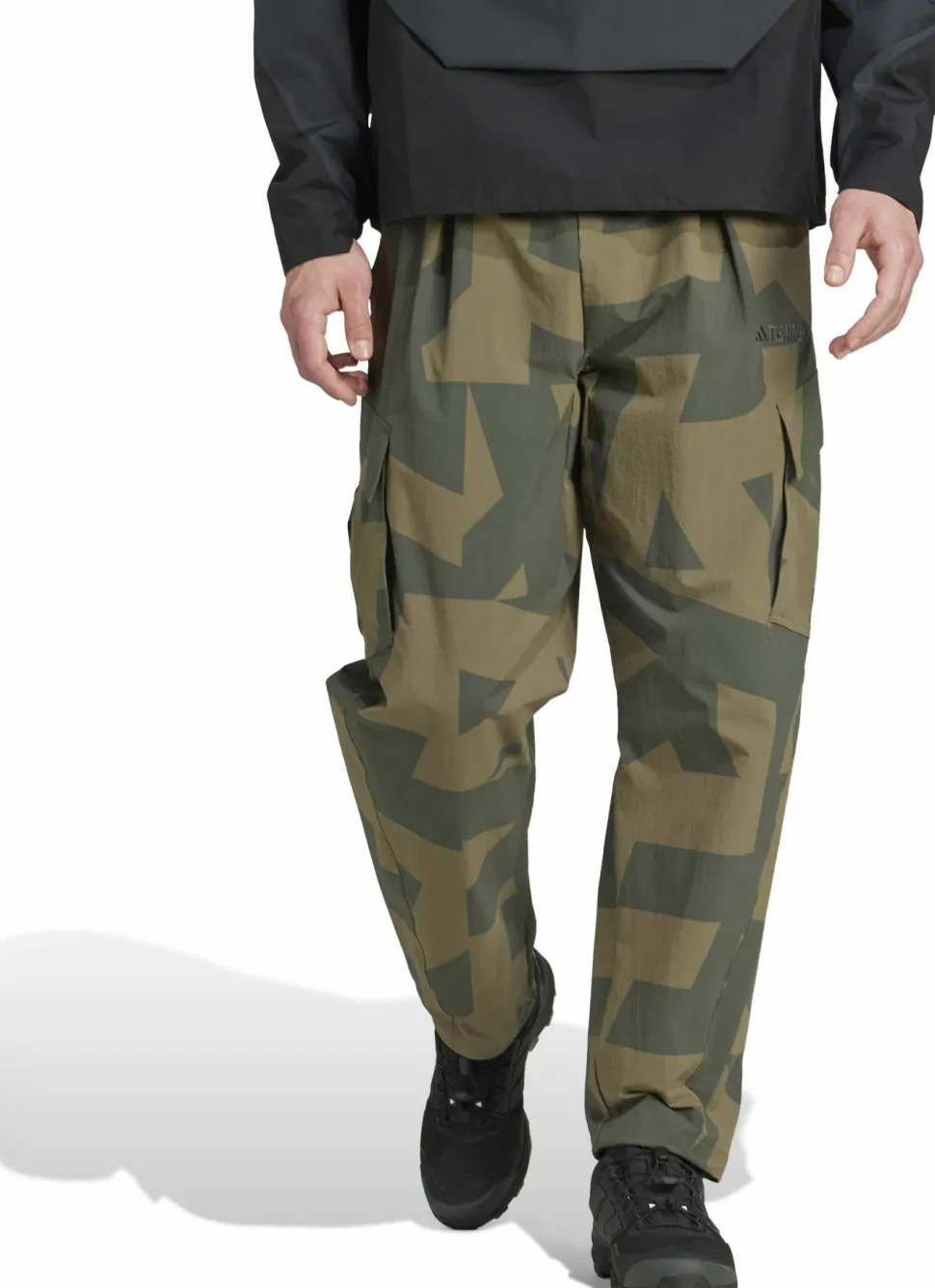 Adidas Men's Cargo Aop Pants Carbon/legivy/olistr/