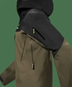 Arc'teryx Men's Alpha SV Jacket Spotlight