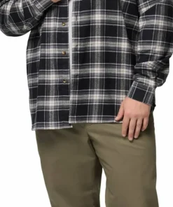 Columbia Men's Flare Gun Stretch Flannel Black Two Lane Tartan
