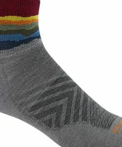 Darn Tough Men's Run Quarter Ultra-Lightweight with Cushion Skyracer Gray