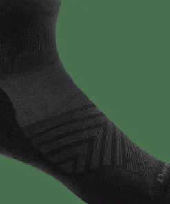 Darn Tough Men's Run Quarter Ultra-Lightweight with Cushion Black