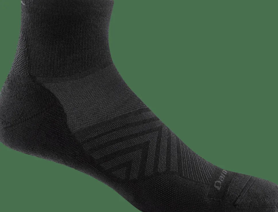 Darn Tough Men's Run Quarter Ultra-Lightweight with Cushion Black
