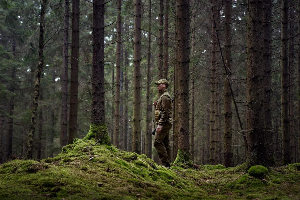 Härkila Men's Deer Stalker Camo Reversible Packable Waistcoat Willow Green/Axis MSP Forest