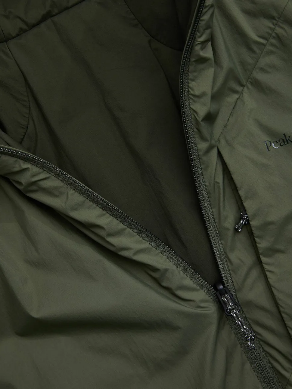 Peak Performance Men's Freelight Reversible Hood Pine Needle